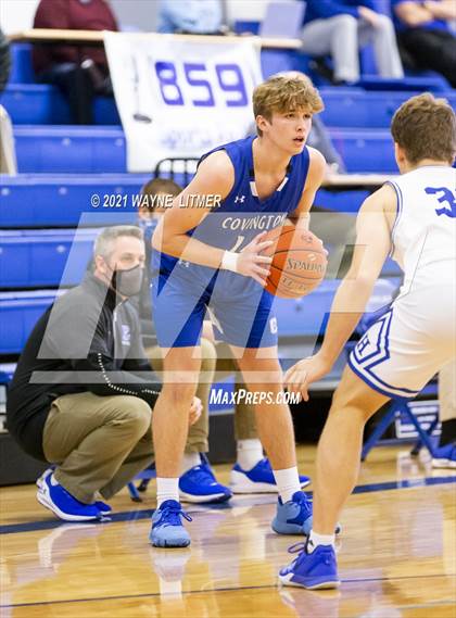 Thumbnail 2 in Covington Catholic @ Highlands photogallery.