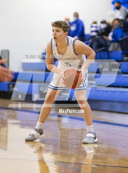 Thumbnail 2 in Covington Catholic @ Highlands photogallery.