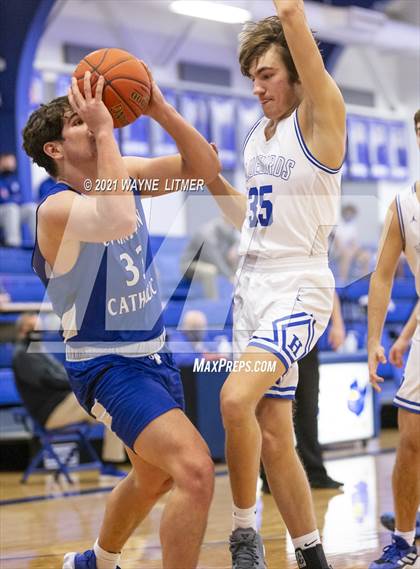 Thumbnail 2 in Covington Catholic @ Highlands photogallery.