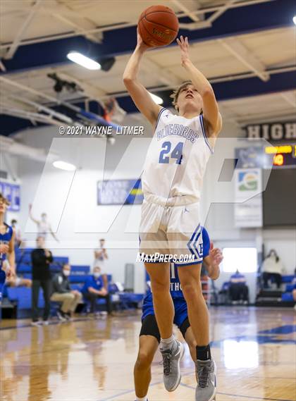 Thumbnail 2 in Covington Catholic @ Highlands photogallery.