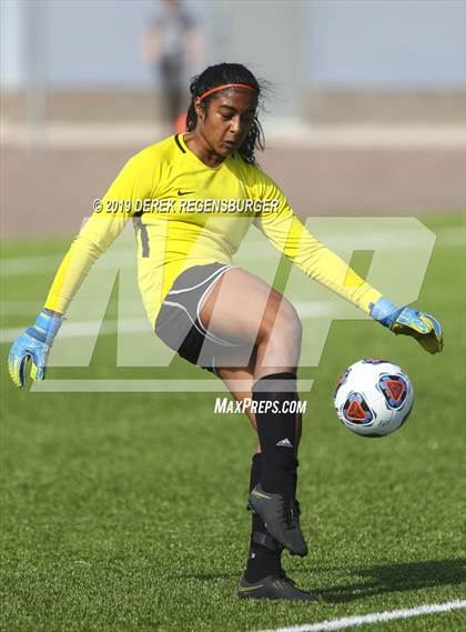 Thumbnail 1 in Vail Mountain vs Stargate School (CHSAA 3A 2nd Round) photogallery.