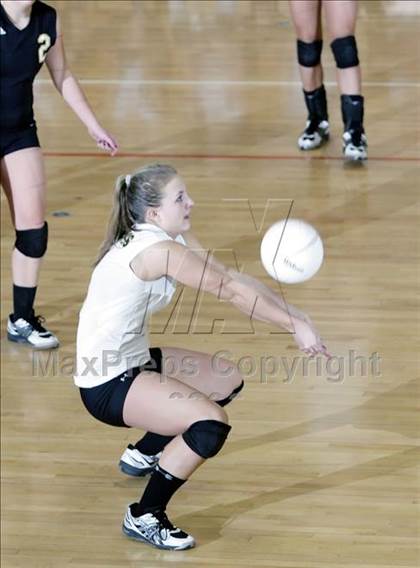 Thumbnail 1 in Monarch @ Lakewood photogallery.