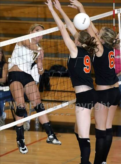 Thumbnail 3 in Monarch @ Lakewood photogallery.