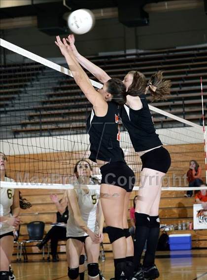 Thumbnail 1 in Monarch @ Lakewood photogallery.