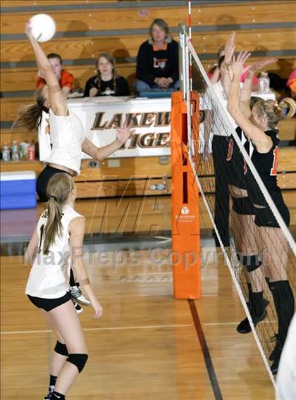 Thumbnail 2 in Monarch @ Lakewood photogallery.