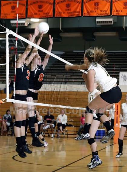 Thumbnail 1 in Monarch @ Lakewood photogallery.