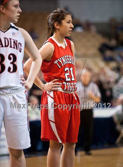 Thumbnail 3 in Reading Memorial vs. Tyngsborough (MIAA Division 2 Final) photogallery.
