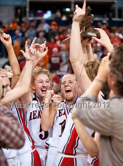 Thumbnail 2 in Reading Memorial vs. Tyngsborough (MIAA Division 2 Final) photogallery.