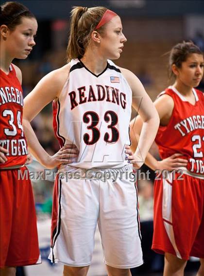 Thumbnail 3 in Reading Memorial vs. Tyngsborough (MIAA Division 2 Final) photogallery.
