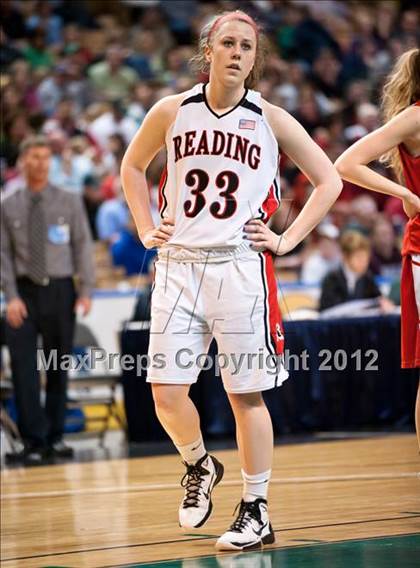 Thumbnail 3 in Reading Memorial vs. Tyngsborough (MIAA Division 2 Final) photogallery.