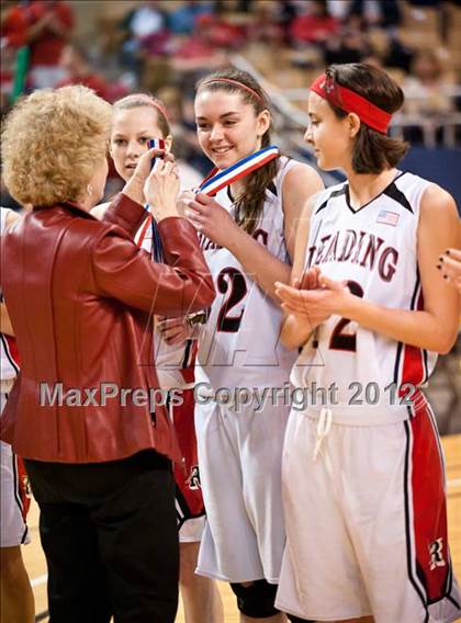 Thumbnail 2 in Reading Memorial vs. Tyngsborough (MIAA Division 2 Final) photogallery.