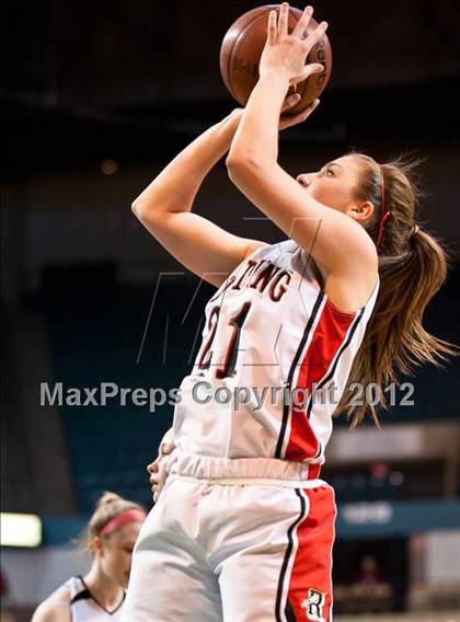 Thumbnail 2 in Reading Memorial vs. Tyngsborough (MIAA Division 2 Final) photogallery.