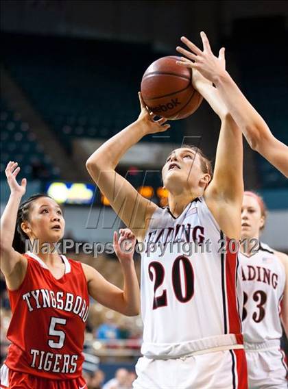 Thumbnail 1 in Reading Memorial vs. Tyngsborough (MIAA Division 2 Final) photogallery.