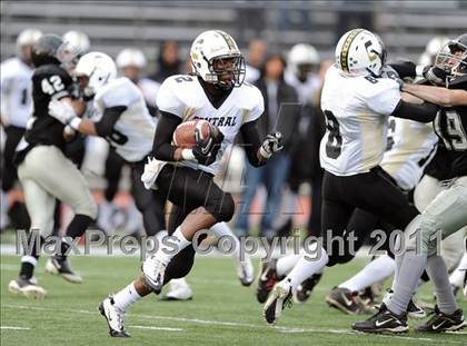 Thumbnail 2 in Longmeadow vs. Springfield Central (MIAA Division I West Final) photogallery.