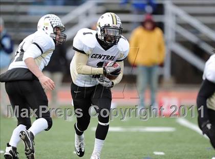 Thumbnail 2 in Longmeadow vs. Springfield Central (MIAA Division I West Final) photogallery.