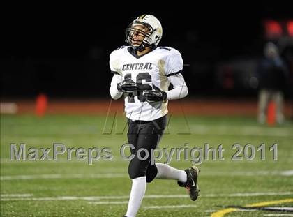 Thumbnail 3 in Longmeadow vs. Springfield Central (MIAA Division I West Final) photogallery.