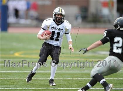 Thumbnail 2 in Longmeadow vs. Springfield Central (MIAA Division I West Final) photogallery.