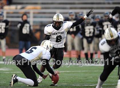 Thumbnail 2 in Longmeadow vs. Springfield Central (MIAA Division I West Final) photogallery.