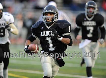 Thumbnail 1 in Longmeadow vs. Springfield Central (MIAA Division I West Final) photogallery.