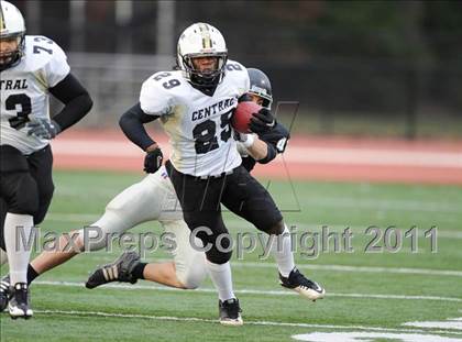Thumbnail 1 in Longmeadow vs. Springfield Central (MIAA Division I West Final) photogallery.