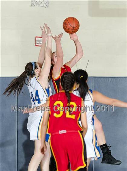 Thumbnail 1 in El Toro vs Woodbridge (So Cal Holiday Prep Clasic) photogallery.