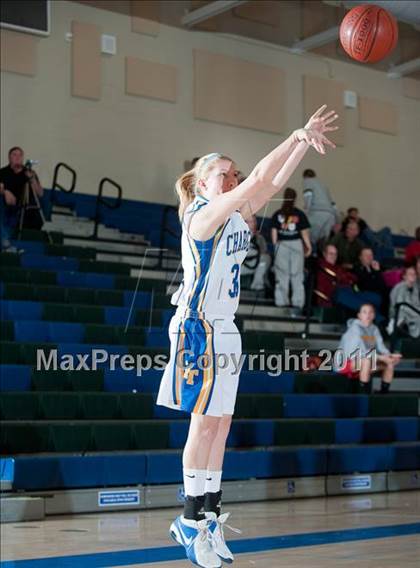 Thumbnail 3 in El Toro vs Woodbridge (So Cal Holiday Prep Clasic) photogallery.