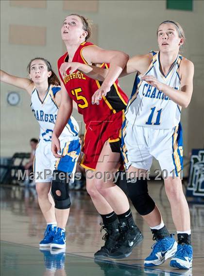 Thumbnail 3 in El Toro vs Woodbridge (So Cal Holiday Prep Clasic) photogallery.