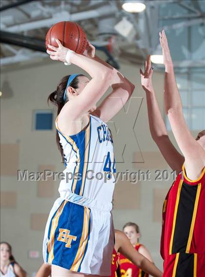 Thumbnail 2 in El Toro vs Woodbridge (So Cal Holiday Prep Clasic) photogallery.