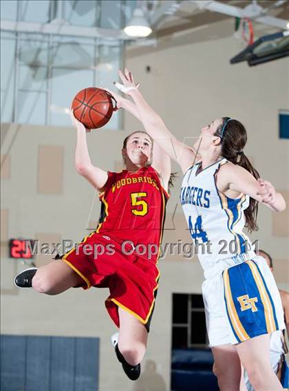 Thumbnail 2 in El Toro vs Woodbridge (So Cal Holiday Prep Clasic) photogallery.