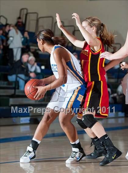 Thumbnail 1 in El Toro vs Woodbridge (So Cal Holiday Prep Clasic) photogallery.