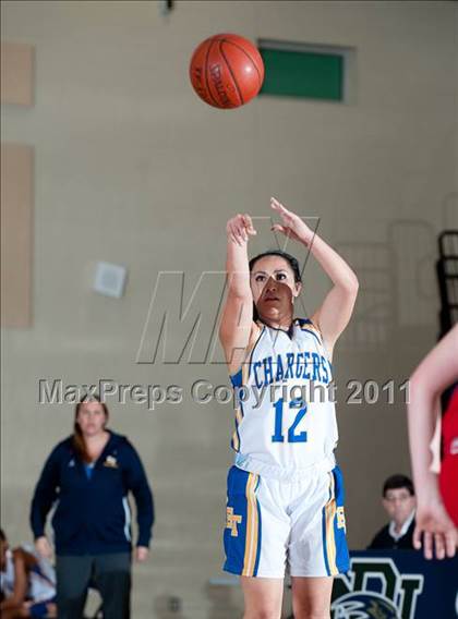 Thumbnail 3 in El Toro vs Woodbridge (So Cal Holiday Prep Clasic) photogallery.