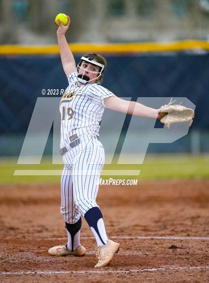 Thumbnail 1 in Davis @ Inderkum photogallery.
