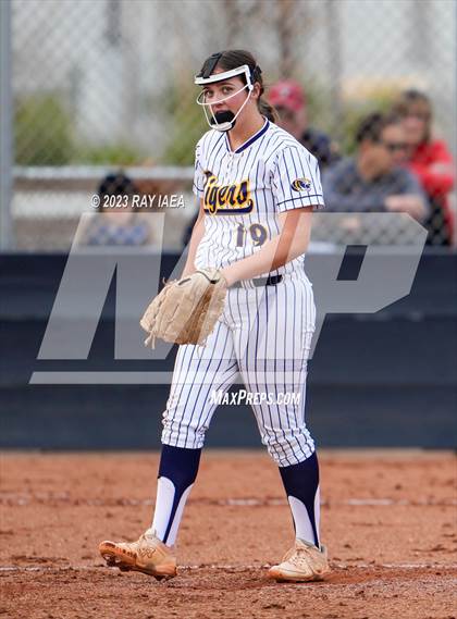 Thumbnail 1 in Davis @ Inderkum photogallery.