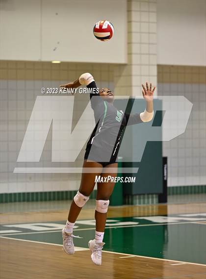 Thumbnail 3 in Kell vs. McIntosh (GHSA 5A Semifinal) photogallery.