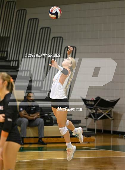 Thumbnail 1 in Kell vs. McIntosh (GHSA 5A Semifinal) photogallery.