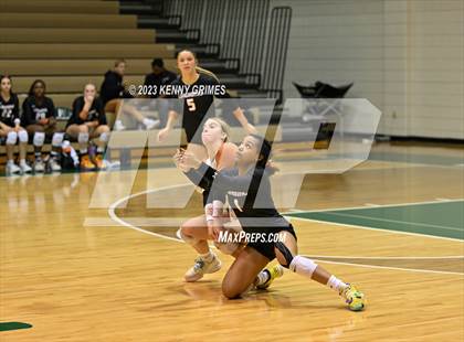 Thumbnail 1 in Kell vs. McIntosh (GHSA 5A Semifinal) photogallery.