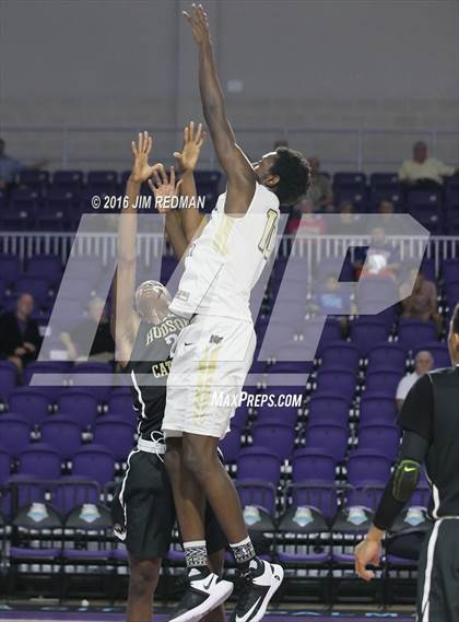 Thumbnail 2 in Hudson Catholic vs. Neumann-Goretti (City of Palms Classic) photogallery.