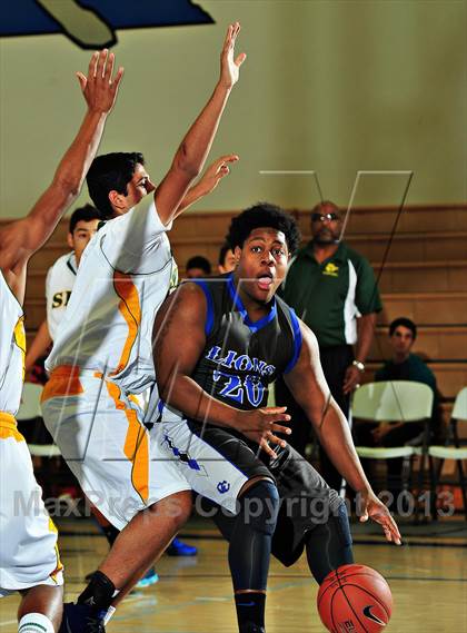 Thumbnail 1 in Sierra Pacific @ Cathedral City (MaxPreps Holiday Classic) photogallery.