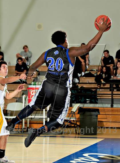 Thumbnail 2 in Sierra Pacific @ Cathedral City (MaxPreps Holiday Classic) photogallery.