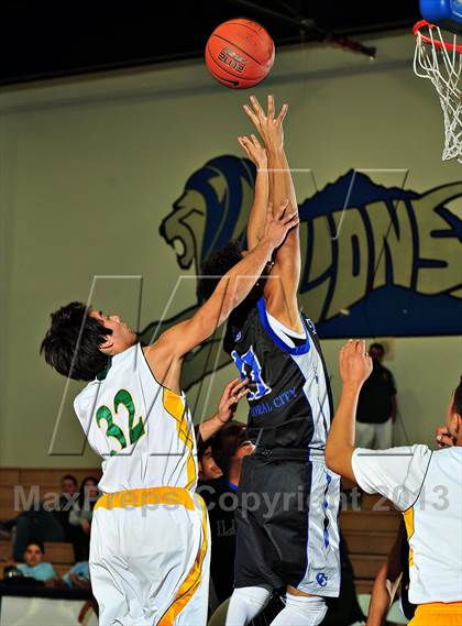 Thumbnail 1 in Sierra Pacific @ Cathedral City (MaxPreps Holiday Classic) photogallery.