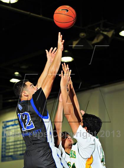 Thumbnail 3 in Sierra Pacific @ Cathedral City (MaxPreps Holiday Classic) photogallery.