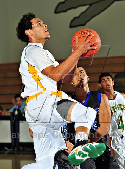 Thumbnail 2 in Sierra Pacific @ Cathedral City (MaxPreps Holiday Classic) photogallery.