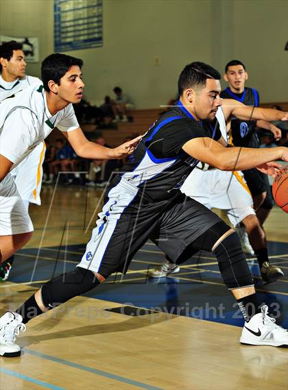 Thumbnail 3 in Sierra Pacific @ Cathedral City (MaxPreps Holiday Classic) photogallery.