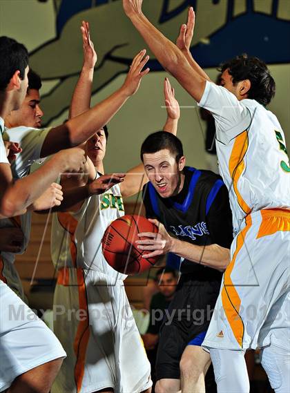 Thumbnail 2 in Sierra Pacific @ Cathedral City (MaxPreps Holiday Classic) photogallery.