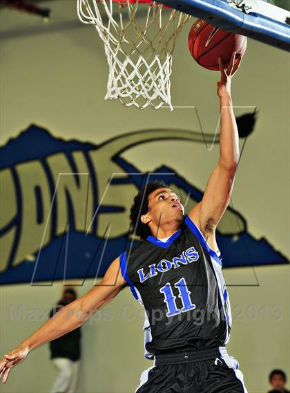 Thumbnail 3 in Sierra Pacific @ Cathedral City (MaxPreps Holiday Classic) photogallery.