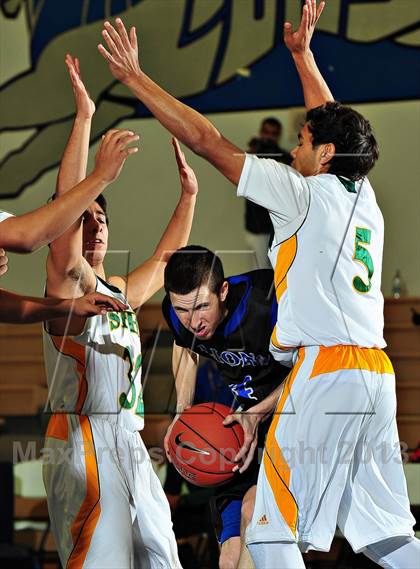 Thumbnail 1 in Sierra Pacific @ Cathedral City (MaxPreps Holiday Classic) photogallery.