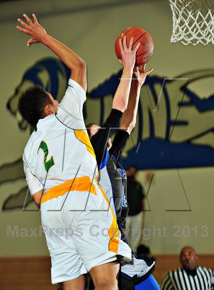 Thumbnail 1 in Sierra Pacific @ Cathedral City (MaxPreps Holiday Classic) photogallery.