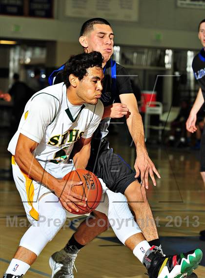 Thumbnail 3 in Sierra Pacific @ Cathedral City (MaxPreps Holiday Classic) photogallery.