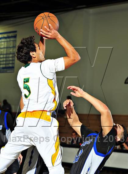 Thumbnail 2 in Sierra Pacific @ Cathedral City (MaxPreps Holiday Classic) photogallery.