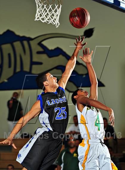 Thumbnail 3 in Sierra Pacific @ Cathedral City (MaxPreps Holiday Classic) photogallery.